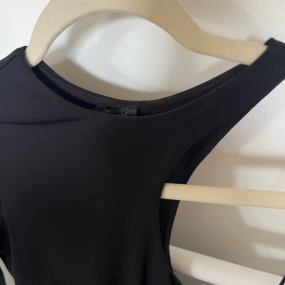 Dynamite asymmetrical one sleeve bodysuit - Picture 4 of 7